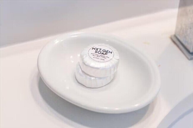 Building Photo - 6551 Collins Ave