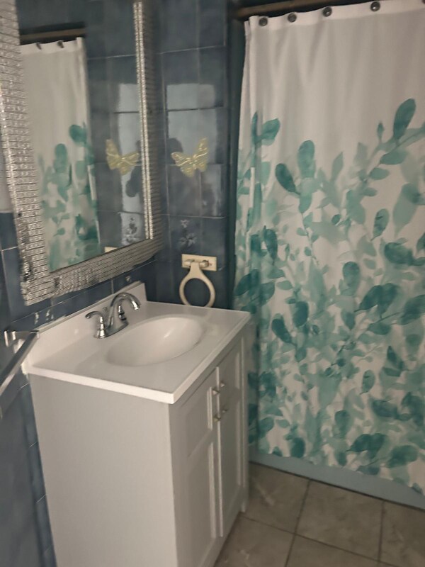 Building Photo - 34 Savings St