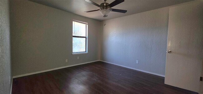 Building Photo - 7307 Edenborough Dr