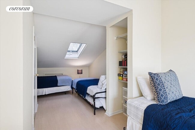 Building Photo - 7 Huckleberry Ln