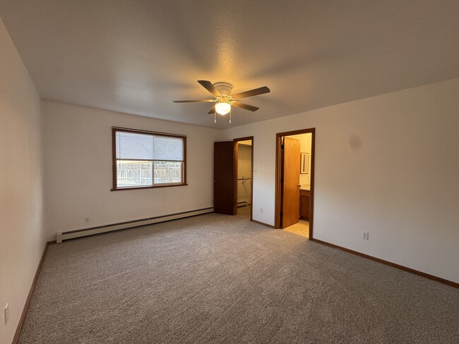 Building Photo - 1139 Laurel Ct