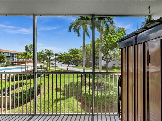 Building Photo - 12500 SW 5th Ct