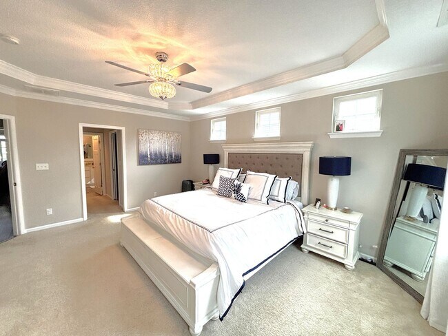Building Photo - Marketing title- 4 bedroom/ 3 bathrooms- The Promenade at John Tyler