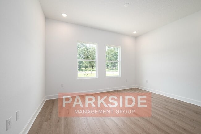 Building Photo - 1512 W 8th St
