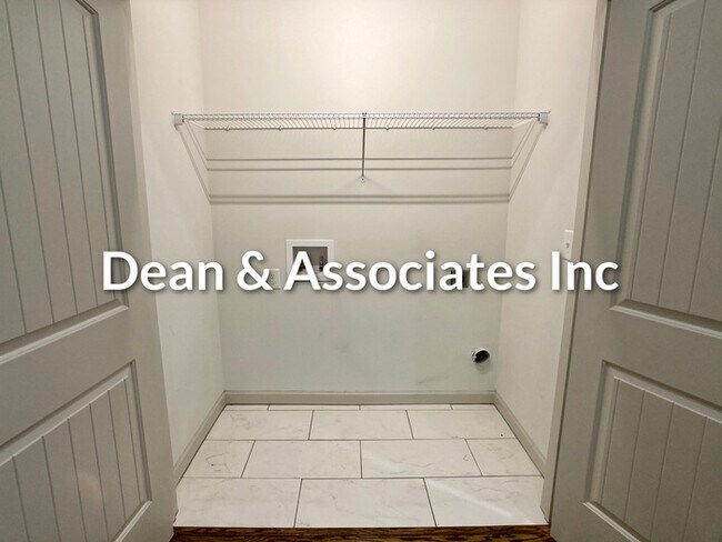 Building Photo - 2044 Springfield Dr