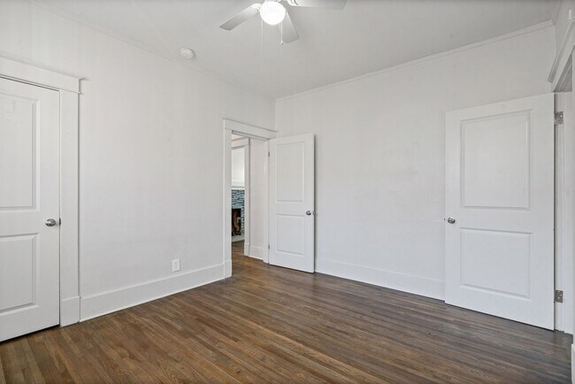 Building Photo - 864 N Belvedere Blvd