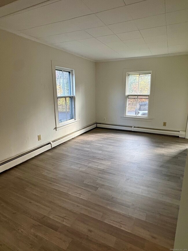 Building Photo - 227 Railroad St