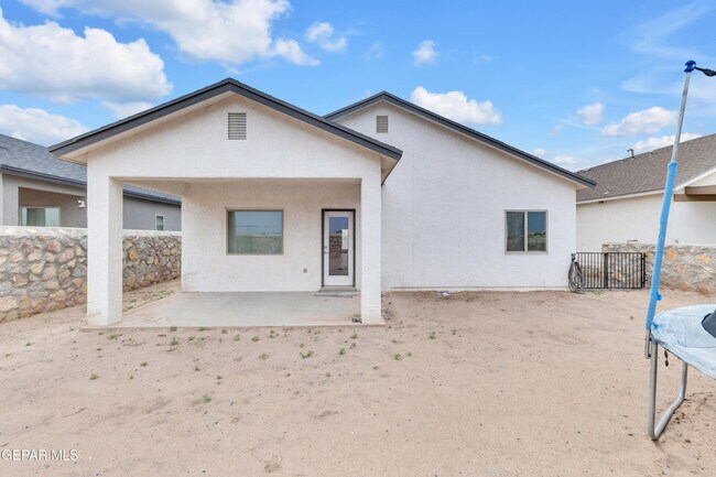 Building Photo - 11364 Santa Barbara