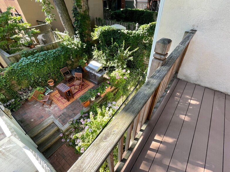 Shared courtyard - 774 S 3rd St