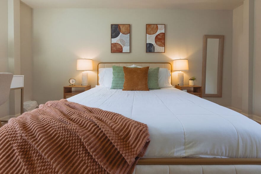 Building Photo - 308 Lamont St