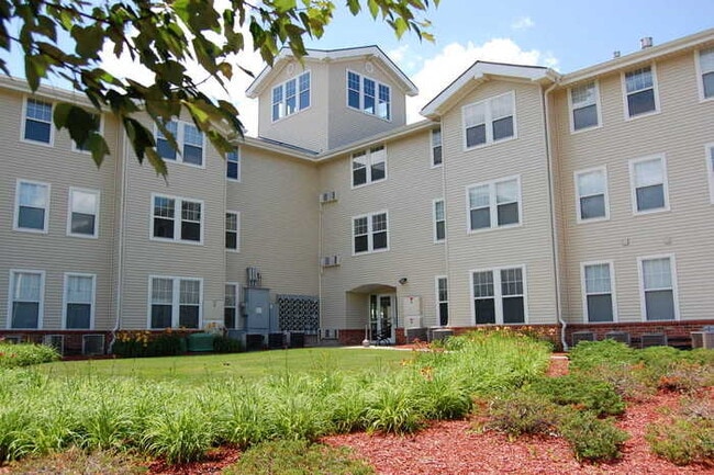 Building Photo - Glendale at the Mansion Apartments