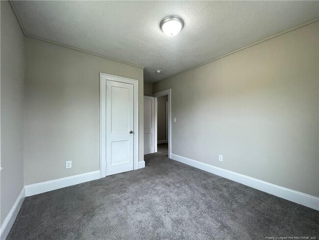 Building Photo - 216 Oakland Dr