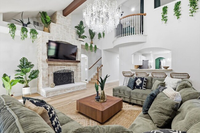 Primary Photo - 2831 Rosewood Blvd