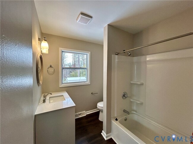 Building Photo - 2000 Milbank Rd