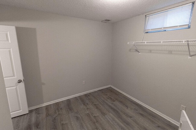 Building Photo - 215 Wheaton Ct