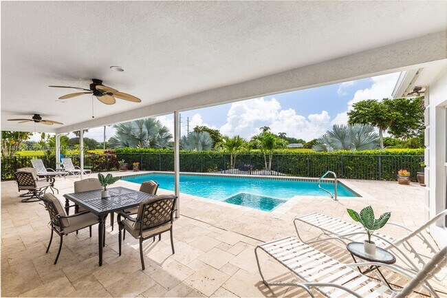 Building Photo - 4902 N Travelers Palm Ln