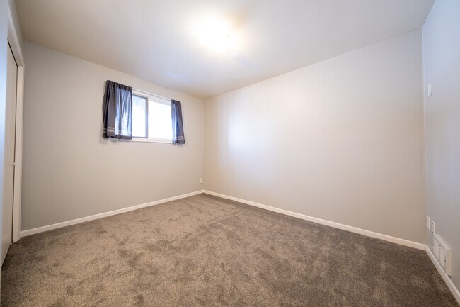 Building Photo - 7677 Whitney Dr