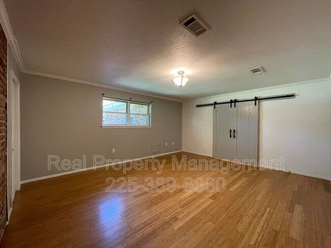 Building Photo - 5293 Chenango Dr