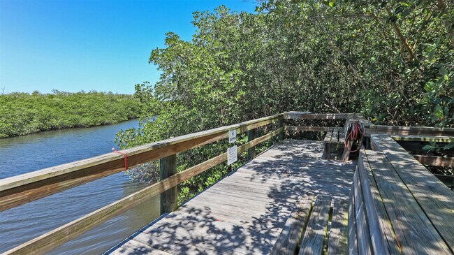 Building Photo - 4949 N Hwy A1A