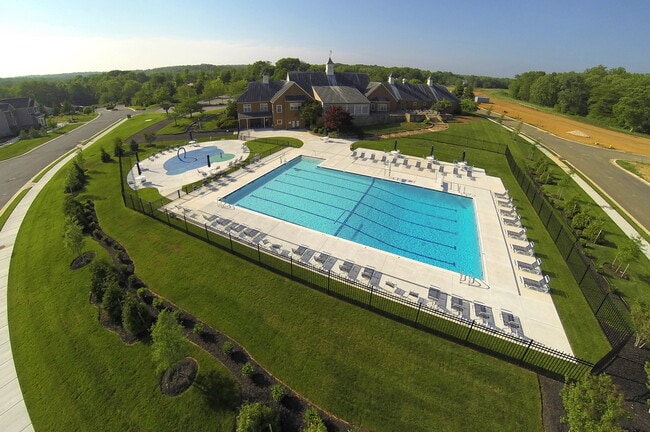 Building Photo - 522 Calvert Way