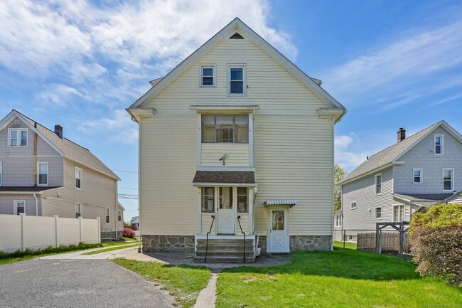 Building Photo - 108 Barnum Ter