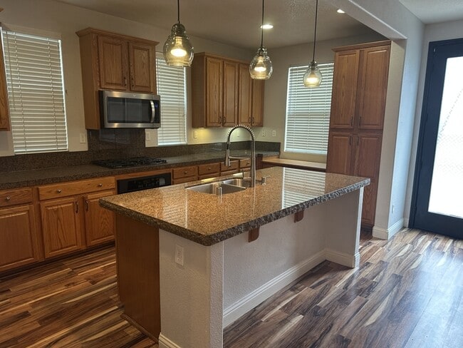 Building Photo - 3904 Purple Finch Ln