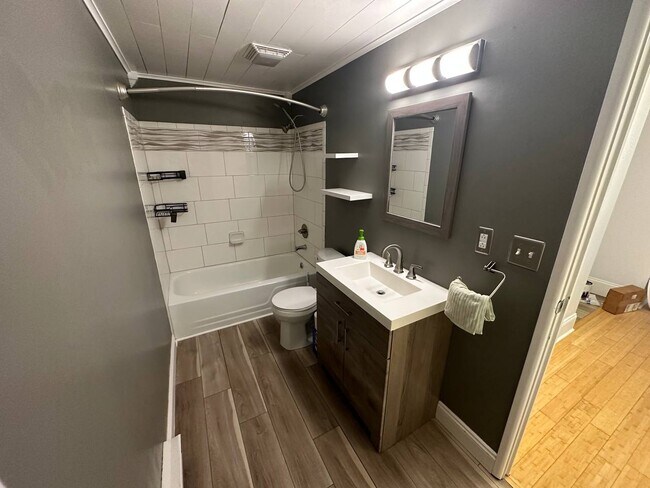 Building Photo - 356 Village Blvd N