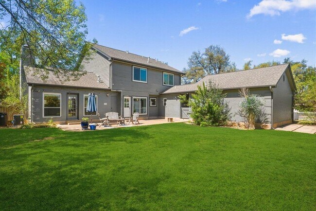 Building Photo - 10408 Loring Dr