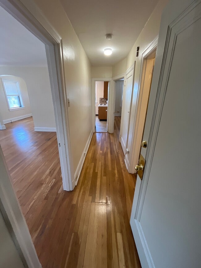 Building Photo - Hobart/Wightman Apartments