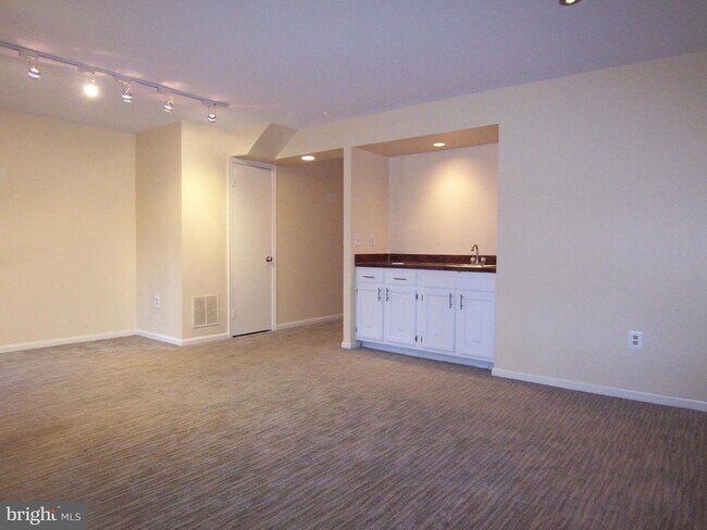 Building Photo - 9032 Gavelwood Ct