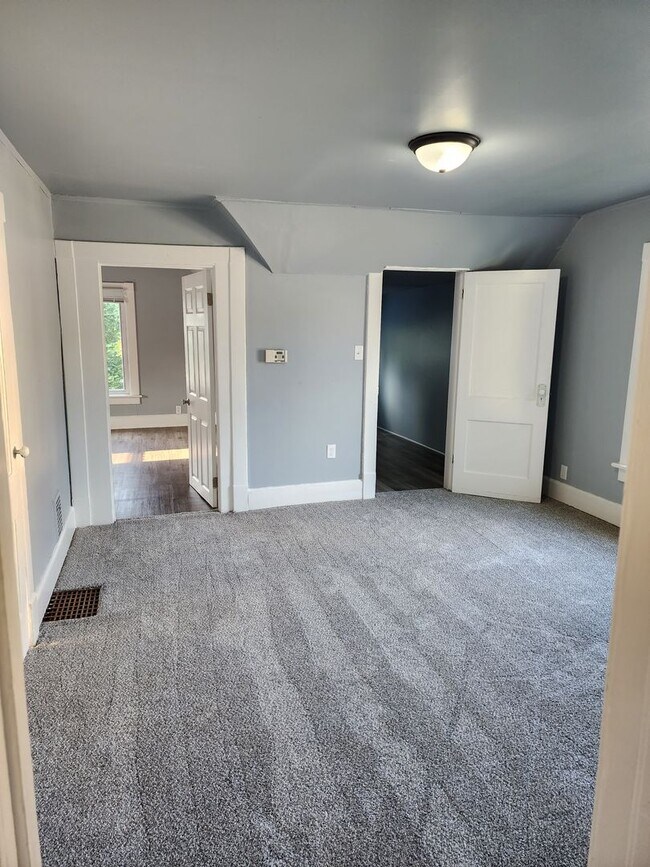 Building Photo - 13th Street Duplex