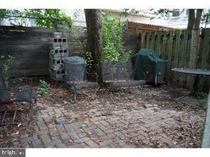 Building Photo - 803 Corinthian Ave