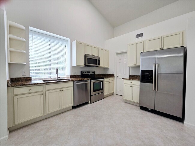 Building Photo - 5800 Coach House Cir