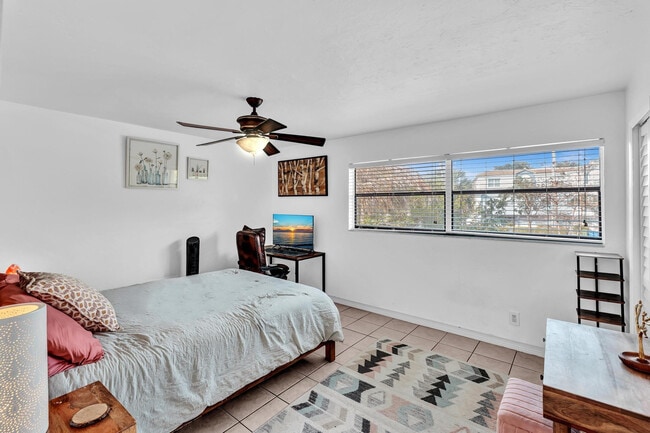 Building Photo - 1826 N Dixie Hwy