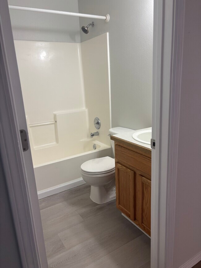 Building Photo - 339 E Bay Owl Dr