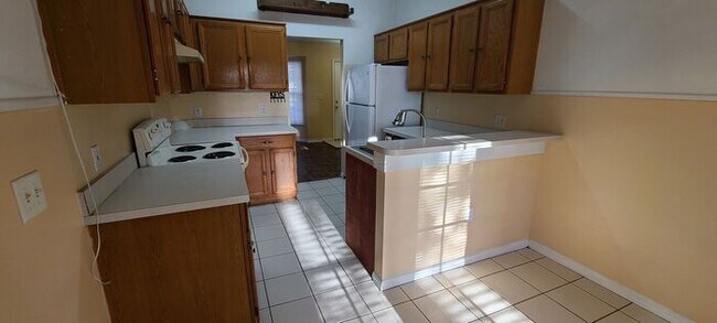 Building Photo - Single Family Home in Village 3 Poinciana