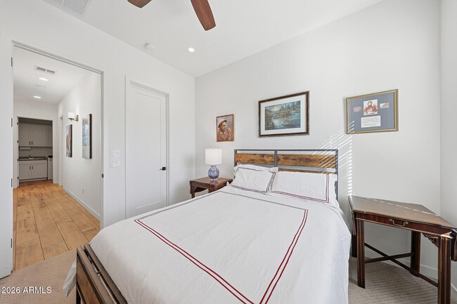 Building Photo - 4416 E Roy Rogers Rd