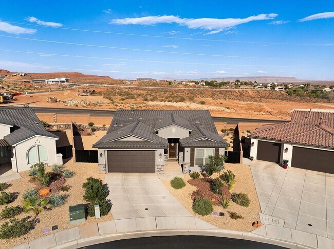 Building Photo - 3 Bedroom Home in Washington's Premier Bri...