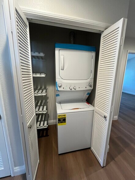 New stackable washer and dryer - 16274 Avenida Venusto