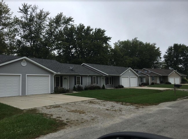 Building Photo - 1 Whispering Pines Ct