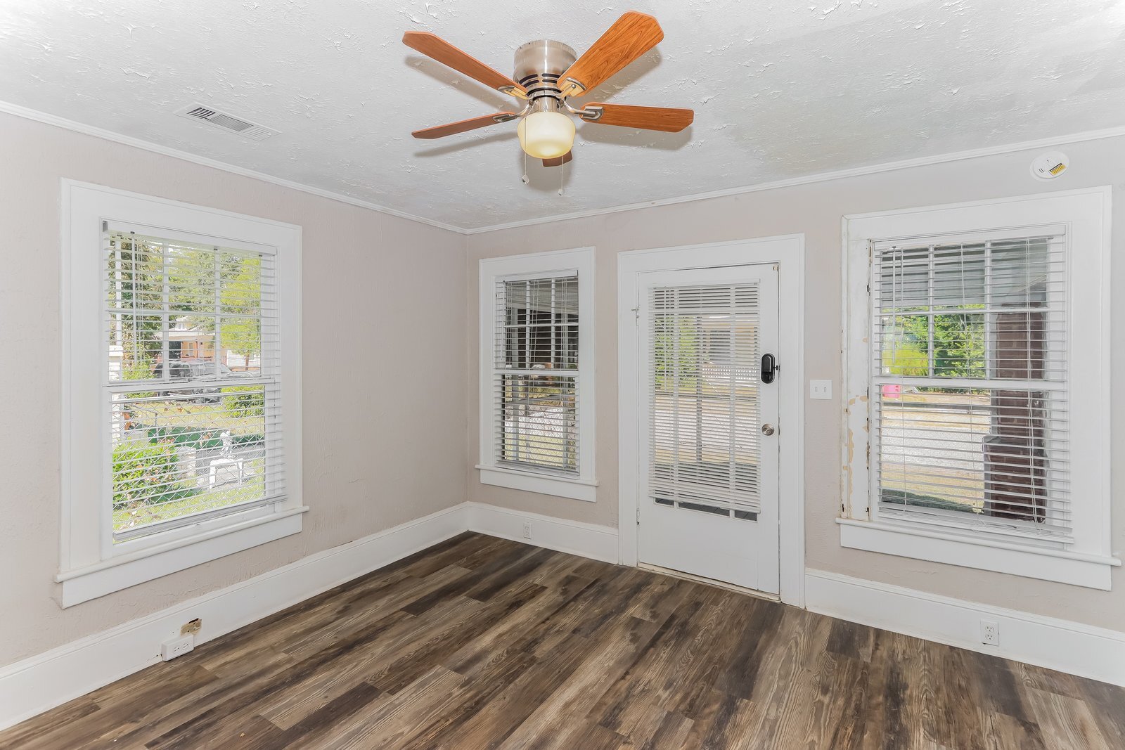 Building Photo - 1916 Beech Ave