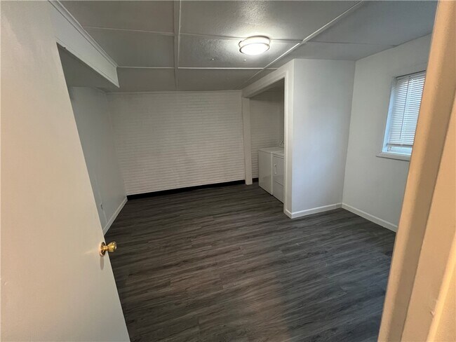 Building Photo - 10 Brig Dean Rd