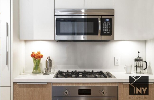 Building Photo - 2 bedroom in NEW YORK NY 10038