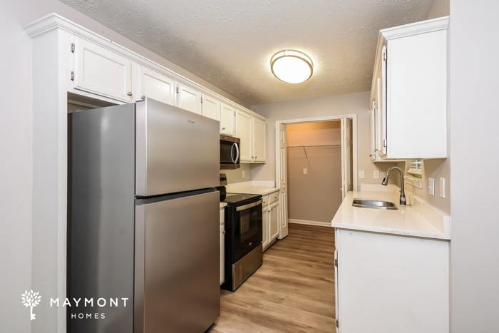 Building Photo - 329 Hillcrest Ln