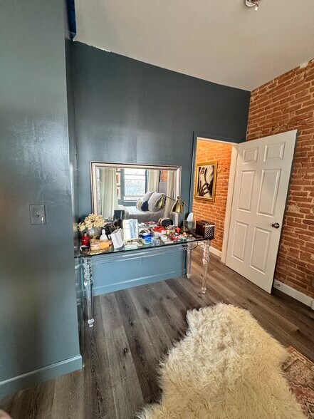 Building Photo - 515 Mosher St