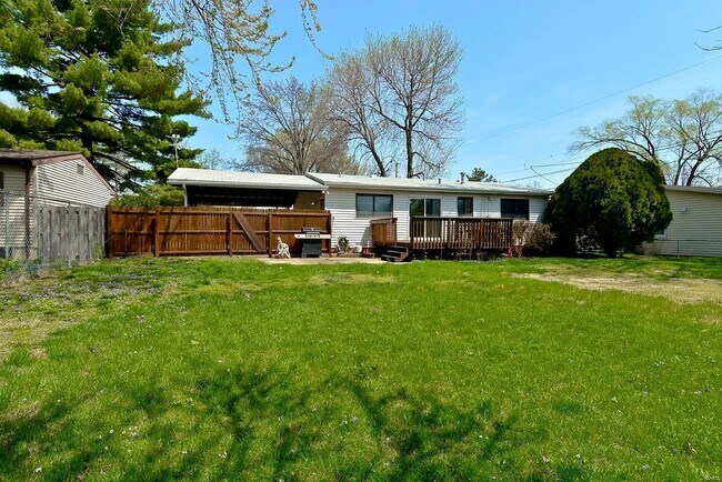 Building Photo - 980 Manresa Ln
