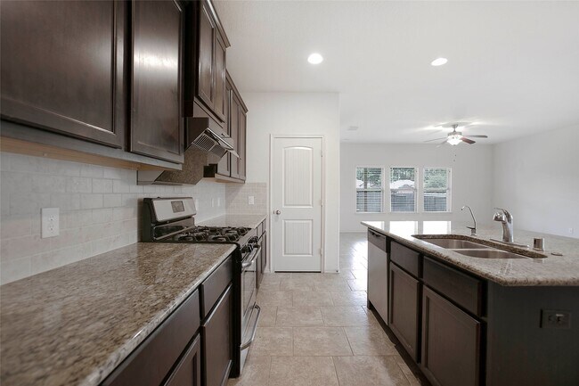 Building Photo - 166 Meadow Grove Dr