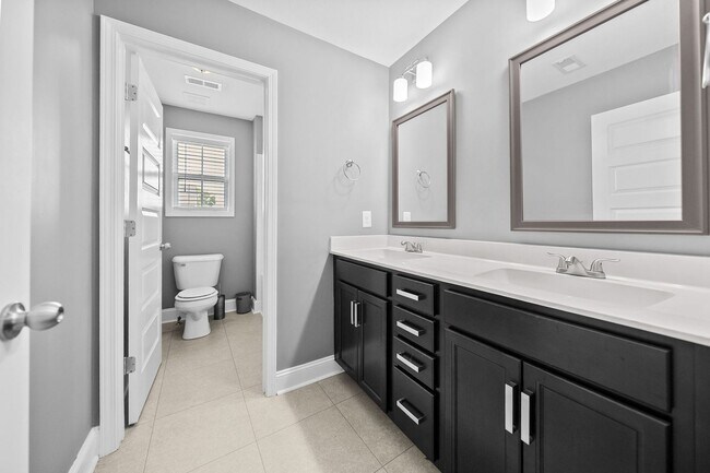 Building Photo - 1116 Eagle's View Dr