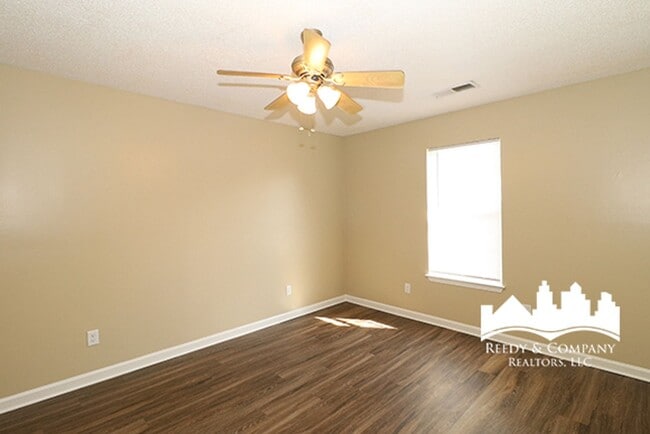 Building Photo - 275 Gracewood St