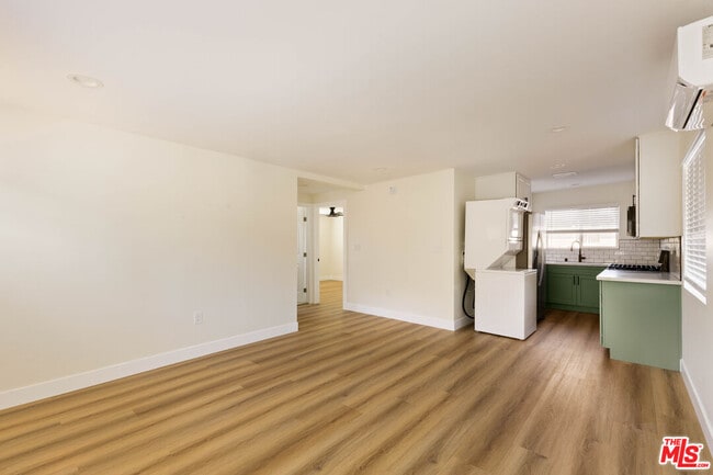 Building Photo - 342 S Ave 56